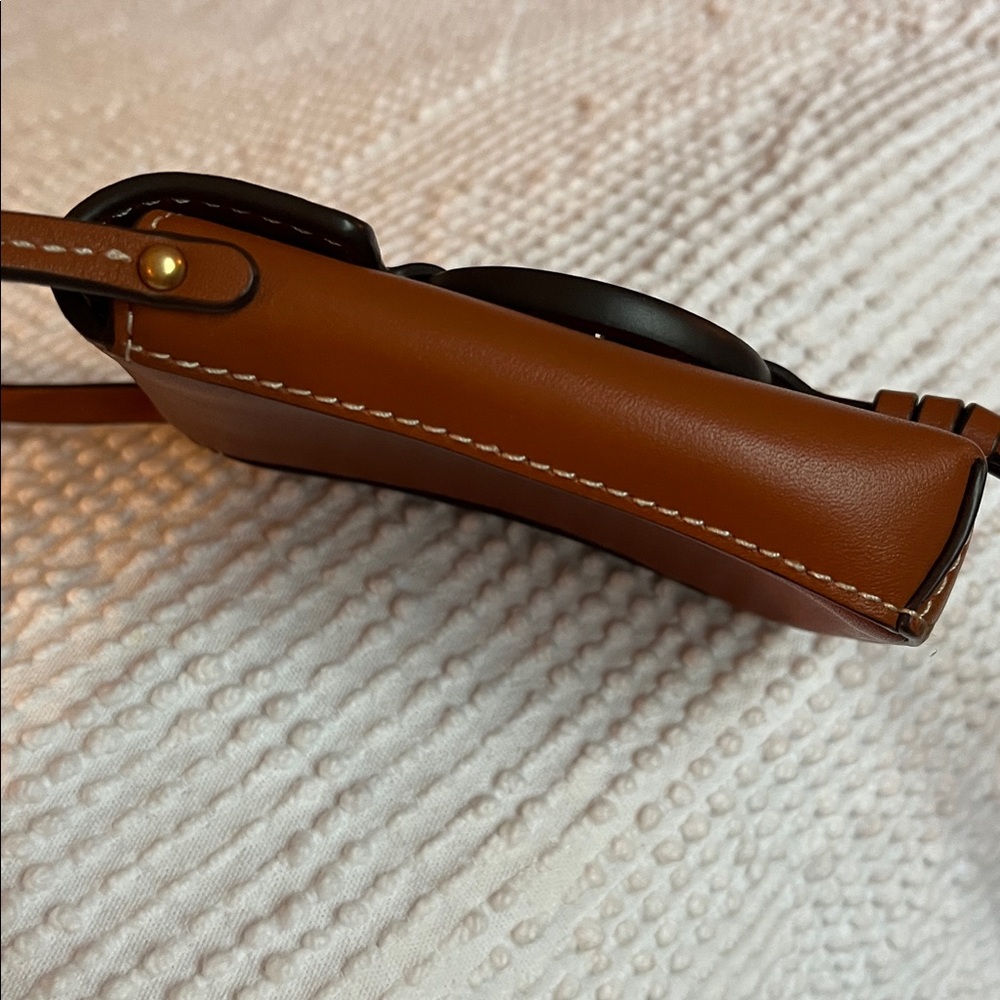 Authentic Tory Burch Miller Nano Leather Crossbody - Picture 9 of 17